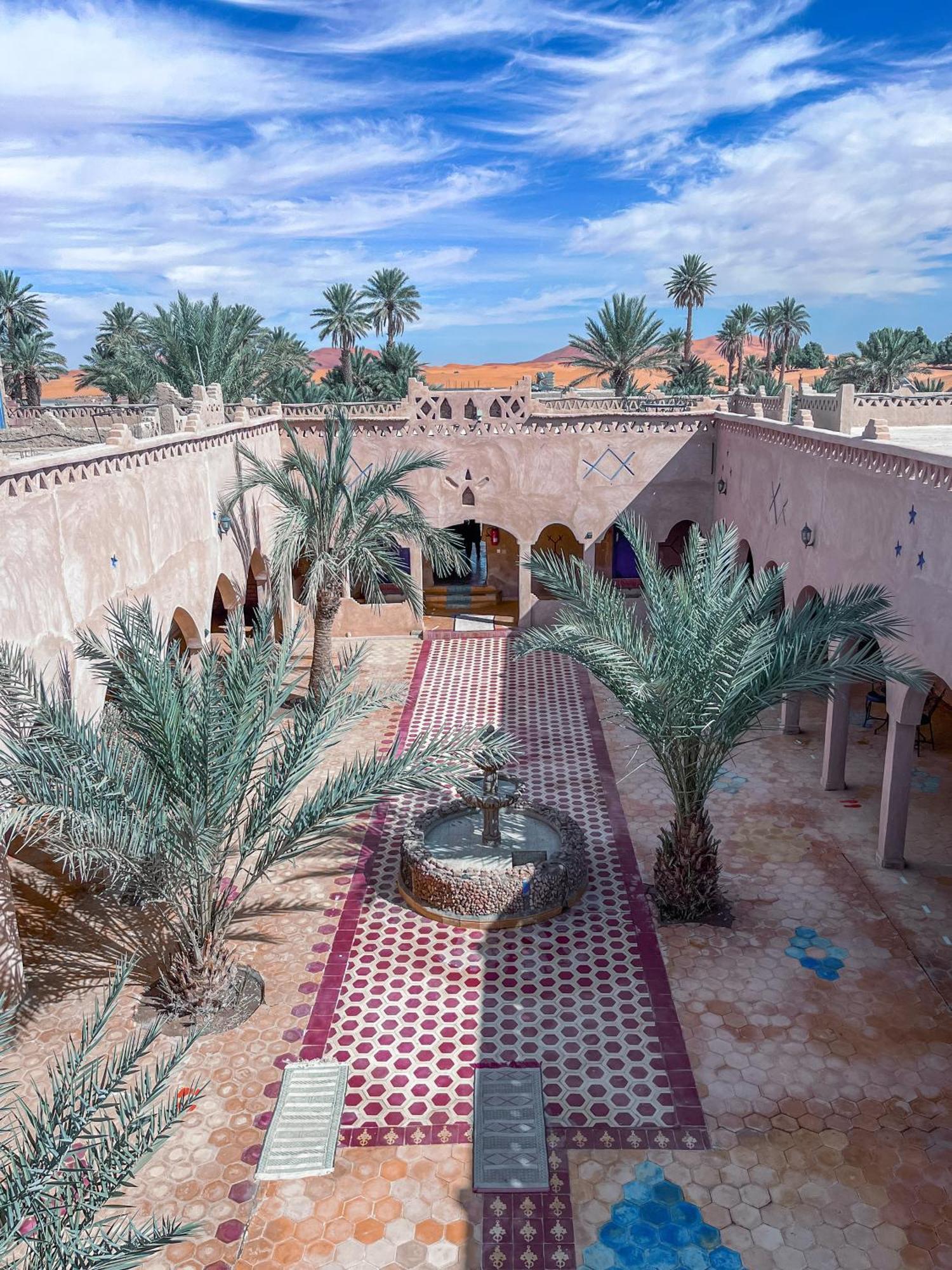 Riad Les Roches Merzouga Bagian luar foto