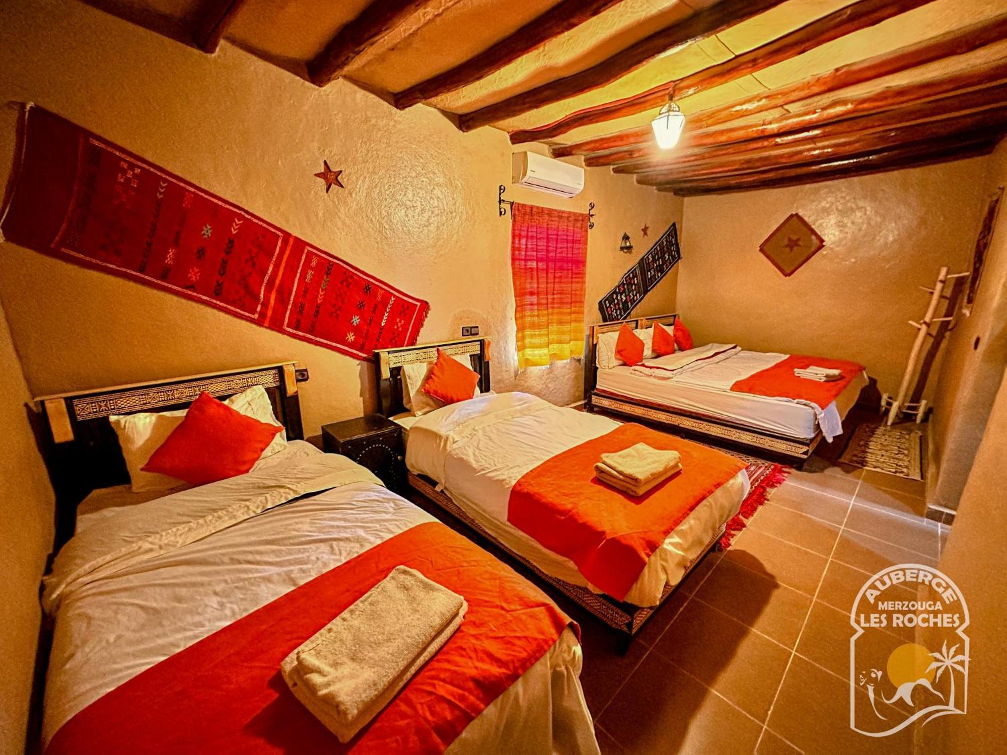 Riad Les Roches Merzouga Bagian luar foto